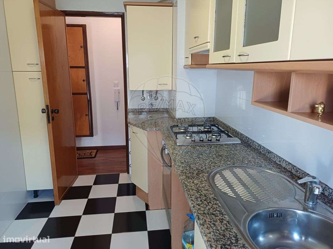 Apartamento T2 para arrendamento - Grande imagem: 2/14