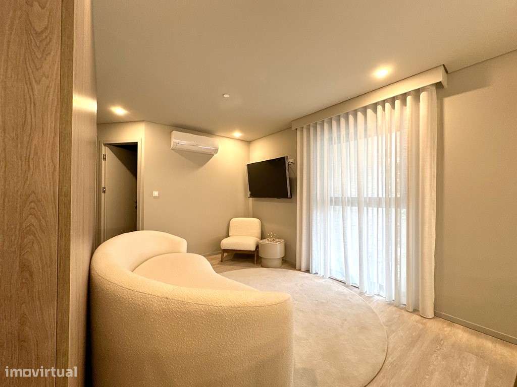 Apartamento T3 com garagem em palacete renovado em Lisboa-6