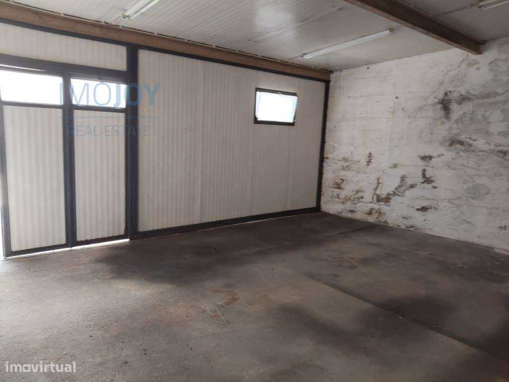 Espaço com Afetação de Habitação para Remodelar na Campanhã - Grande imagem: 5/25