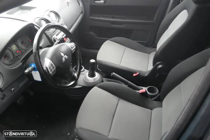 Mitsubishi Colt Z30 (facelift) 1.3 automático para peças - 4