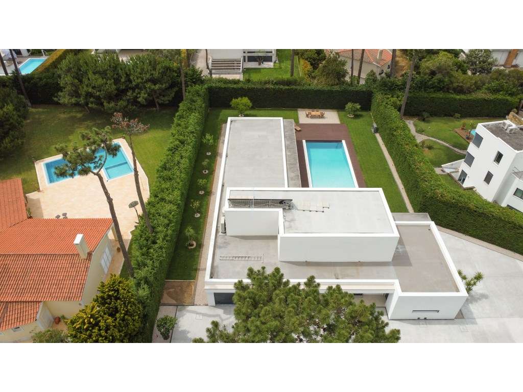 Moradia isolada T4, arquitetura contemporânea com garagem e piscina...-59
