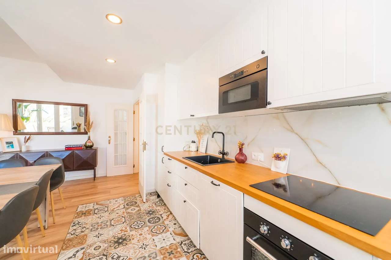 Excelente T2 Totalmente Remodelado | Monte Estoril-8