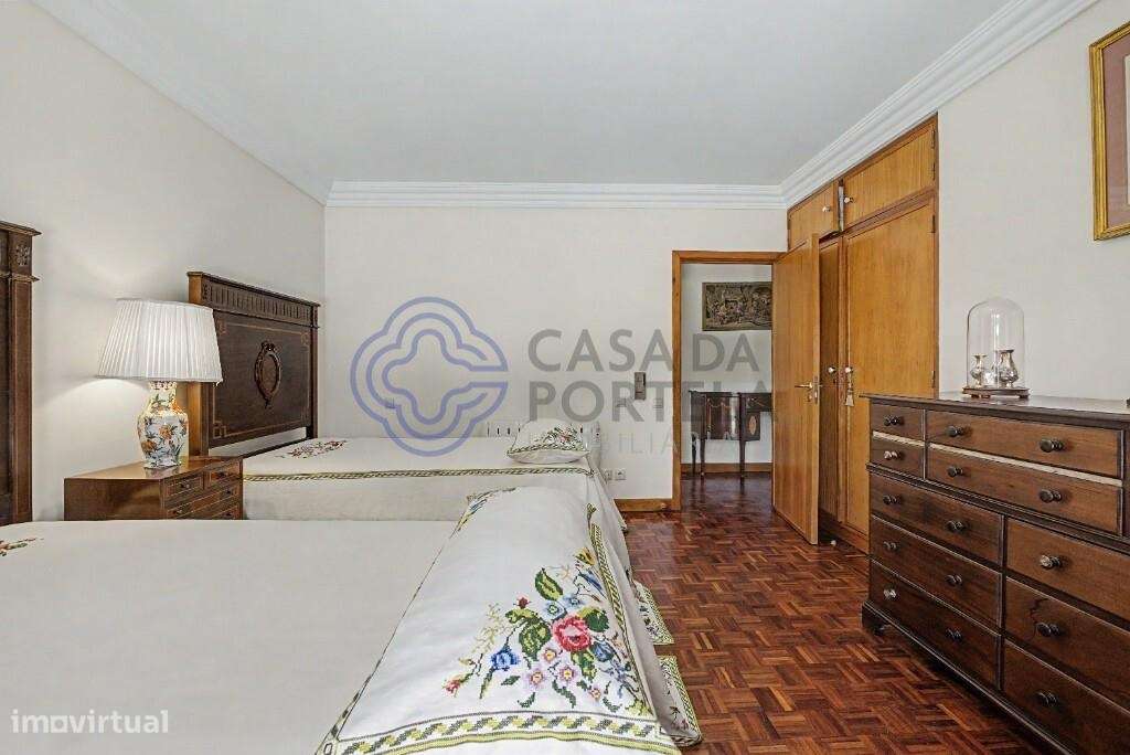 Moradia T6 (5.846m2) junto ao Picoto: Onde o Refúgio Familiar Encontra-22