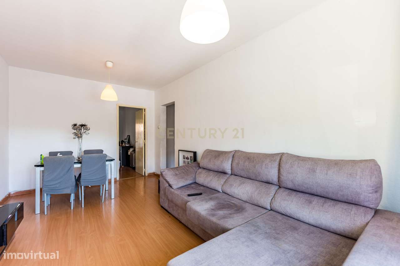Apartamento T2 pronto a habitar Vialonga-3