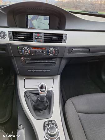 BMW Seria 3 316d - 14