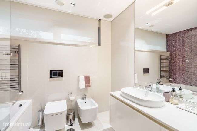 Exclusiva Moradia Individual Moderna e Luxuosa-22