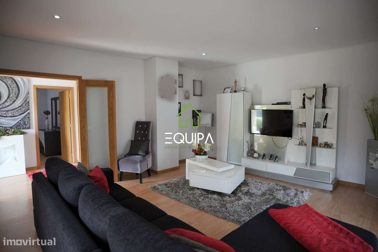 MORADIA ISOLADA T3+T2-8