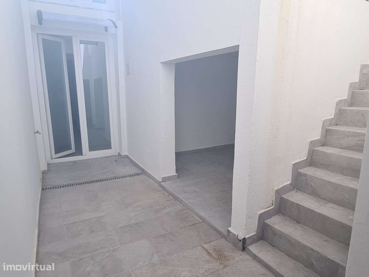 Moradia T3 Renovada Niza - Com Quintal-14