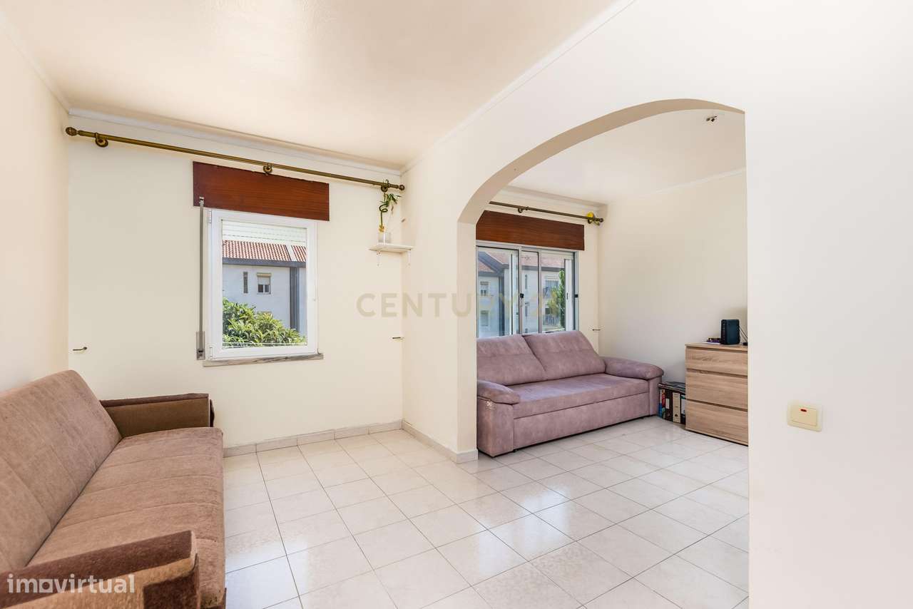 Apartamento T4 convertido em T3 | Mira-Sintra-5