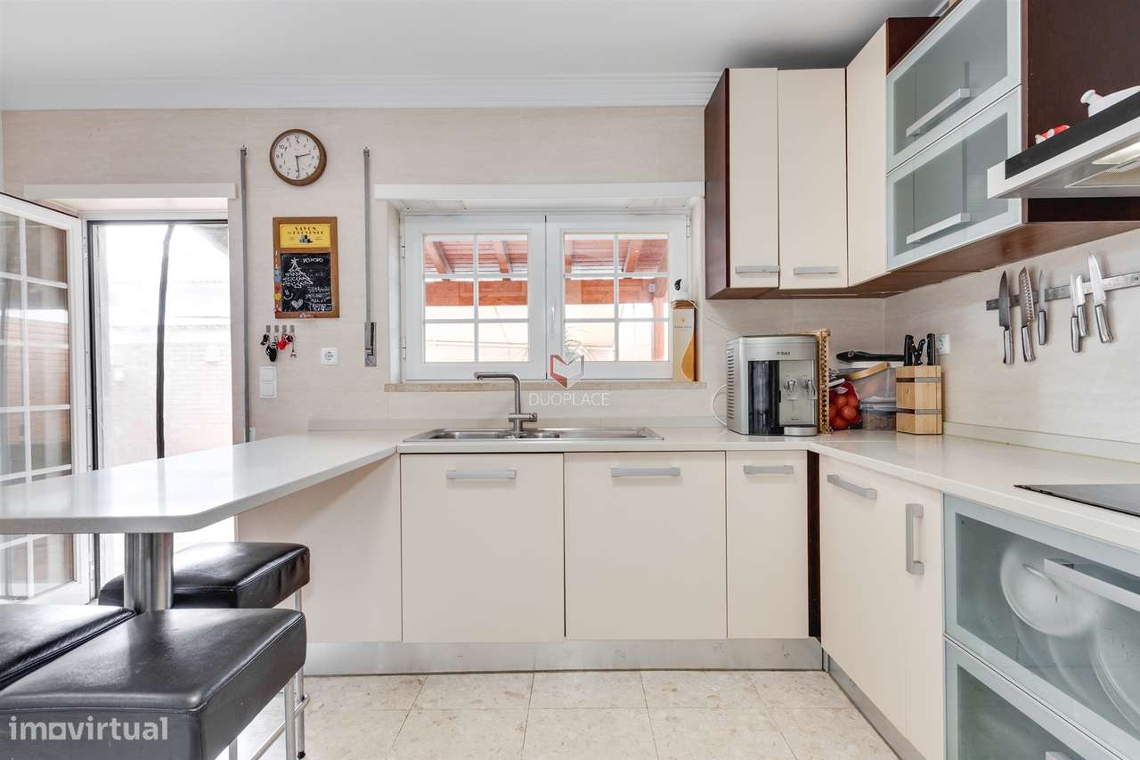 Moradia Premium T4 com Sótão, Ginásio, Garagem e Excelentes Áreas | Mo-16