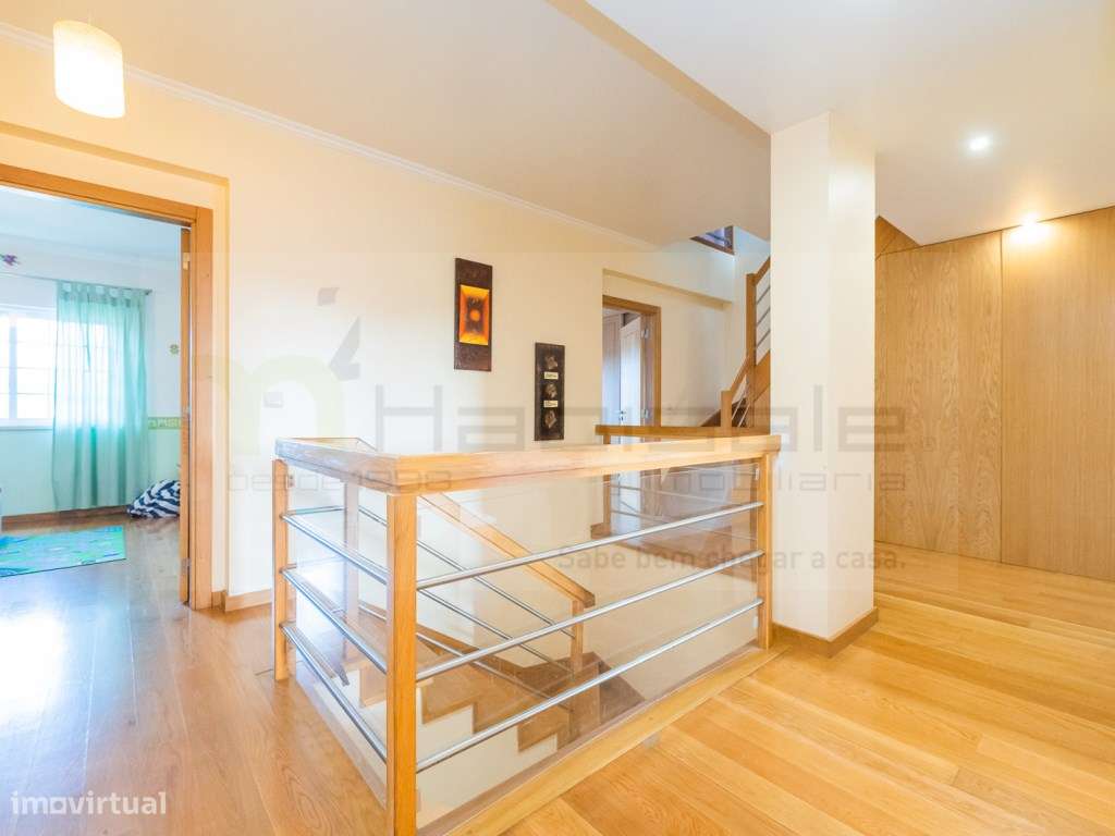 Moradia T5 com Jardim, Garagem ampla e Espaço para Piscina-27