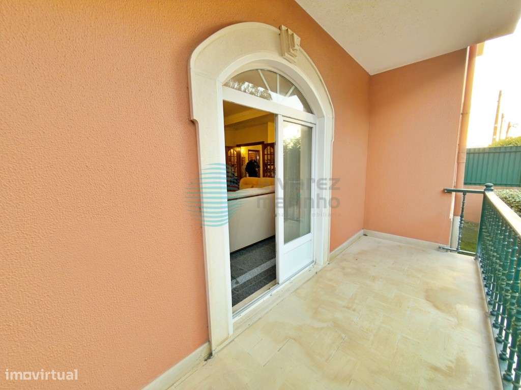 Moradia V5 com terreno com 2075m2, vista de mar-17