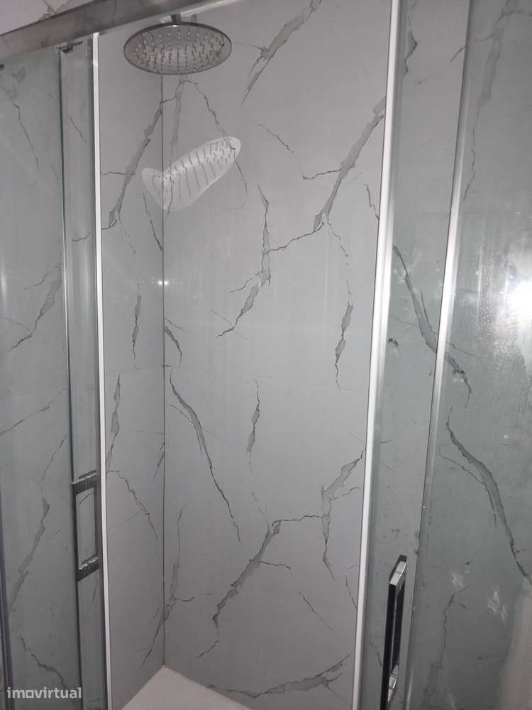 T2 Em Benfica, Totalmente Remodelado, Como Novo, Cozinha Equipada-14