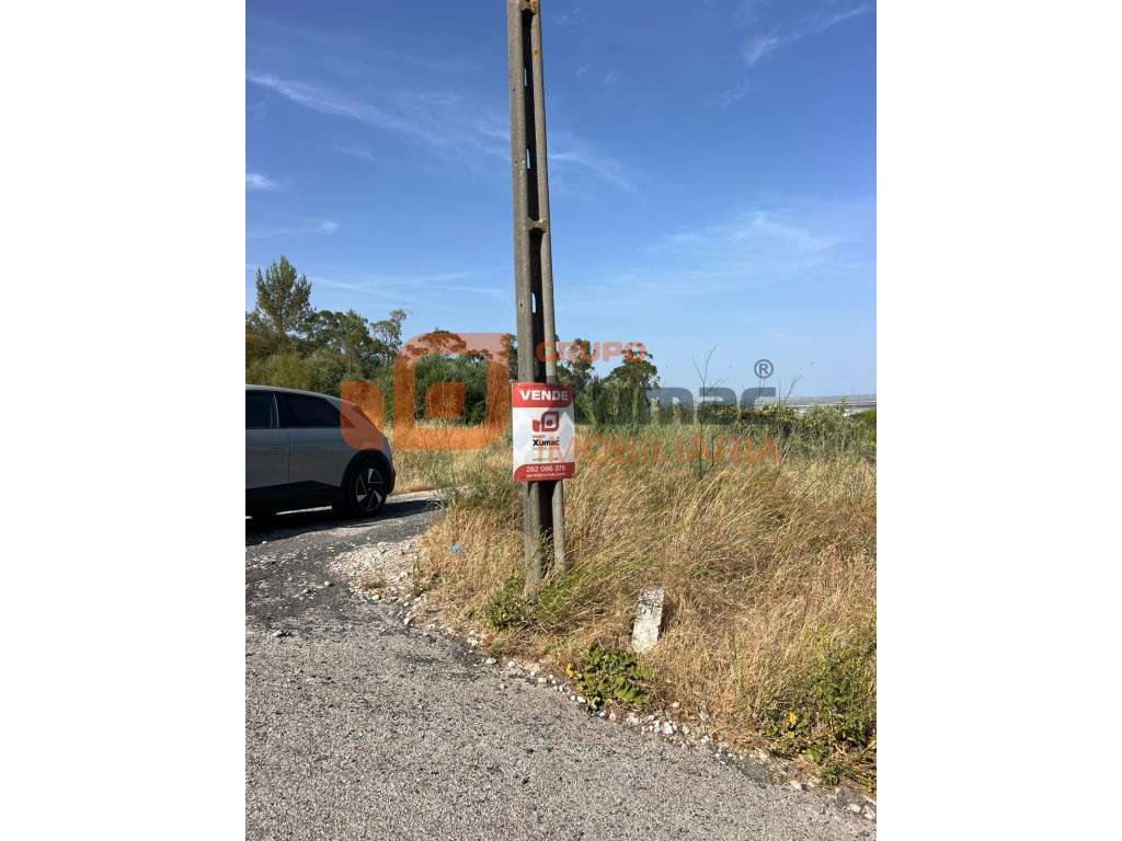 Vista Tejo! Lote Urbano para Construção em Vialonga-1