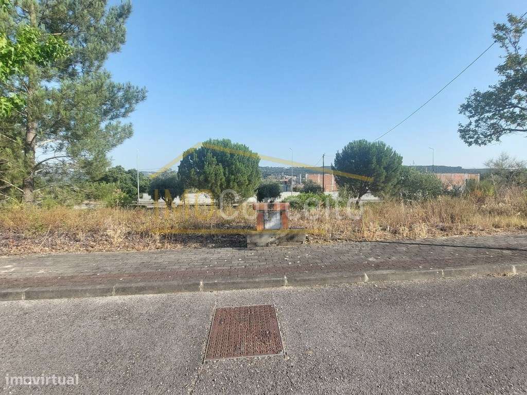 Loteamento Pinhal De´L Rei
Valores dos lotes desde 35.000€ - Grande imagem: 5/13