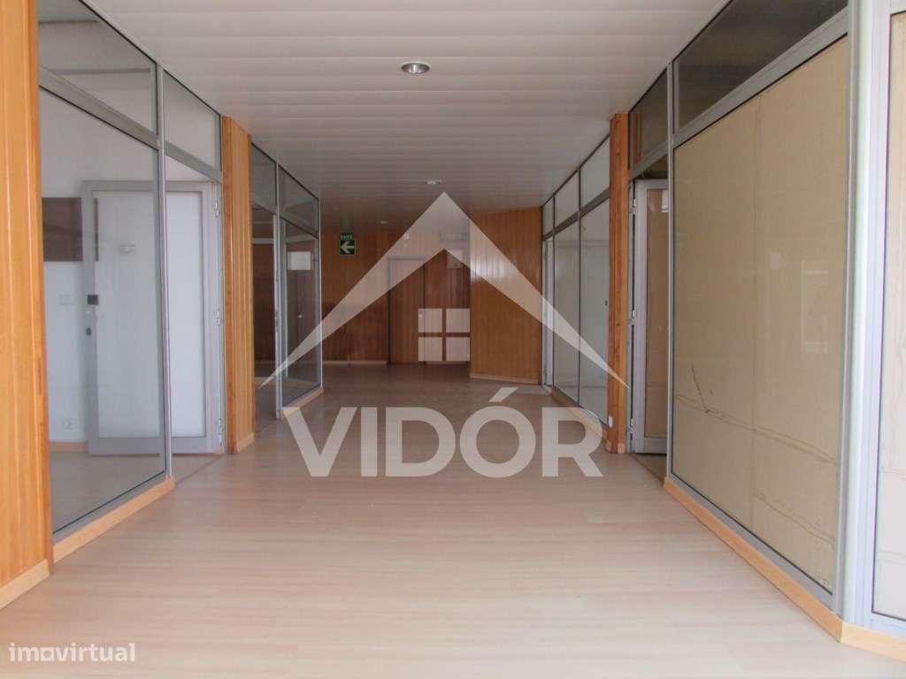 Espaço Comercial - Escritórios com 15 salas - Centro Figueira da Foz - Grande imagem: 4/5