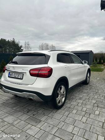 Mercedes-Benz GLA 250 4-Matic - 7