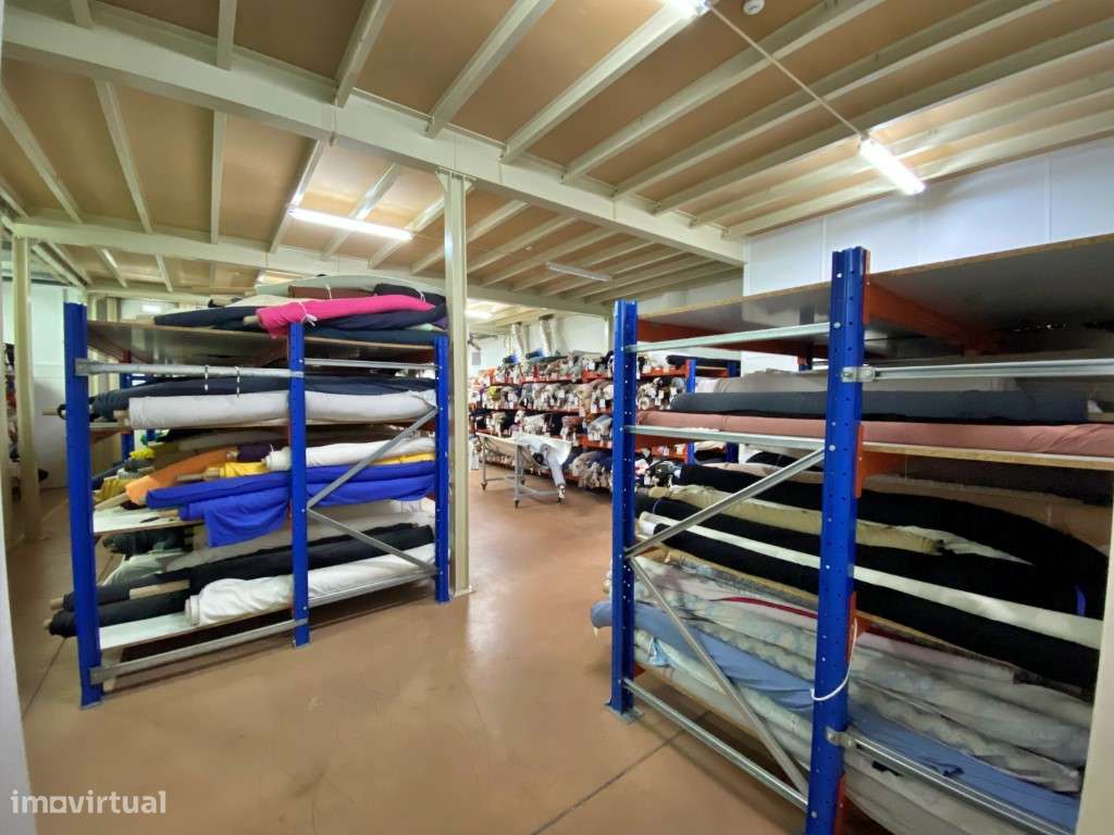 Armazém moderno com excelente localização-6