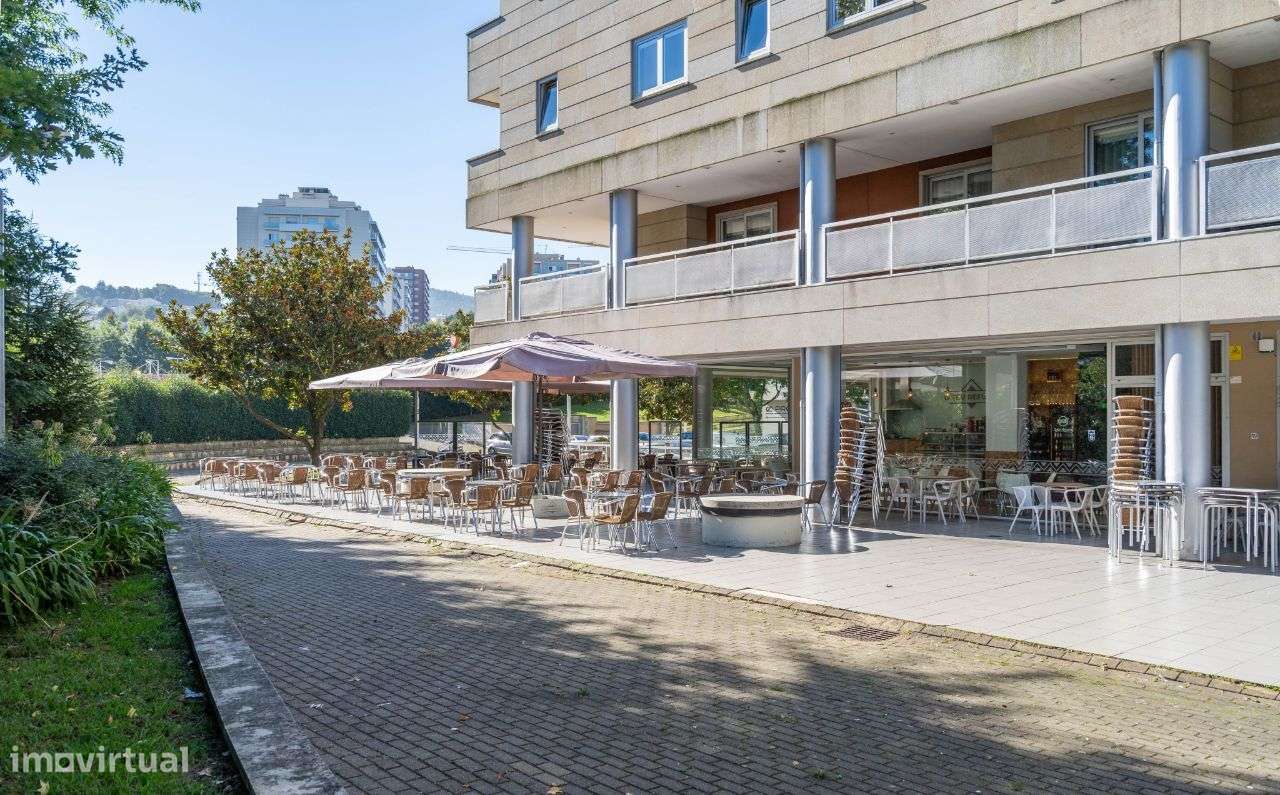 Café com Esplanada e Classificação de 4.6 no Google Reviews - Grande imagem: 2/26