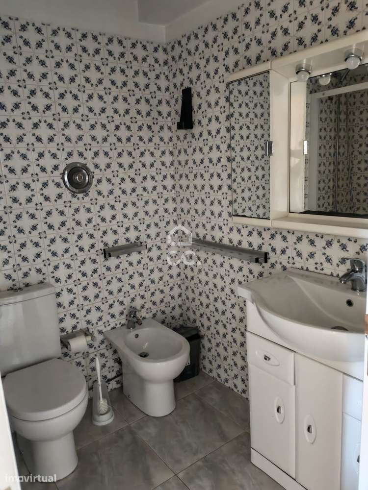 Apartamento T2 com varanda em Penha de França, Lisboa-14