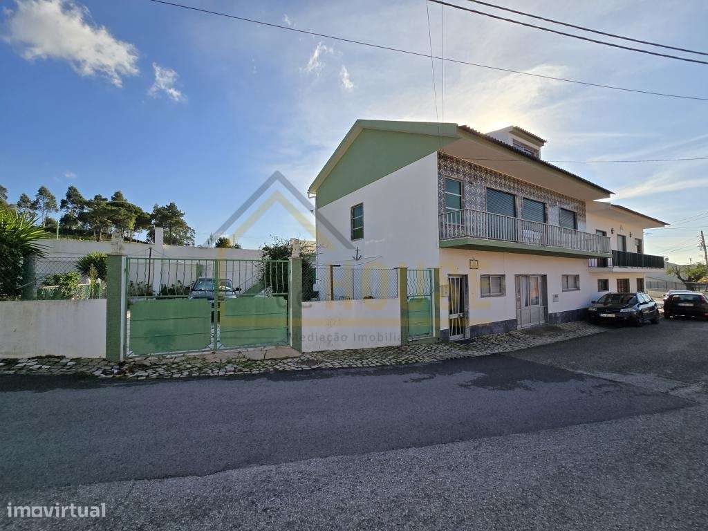 Moradia T3 com espaço exterior-24