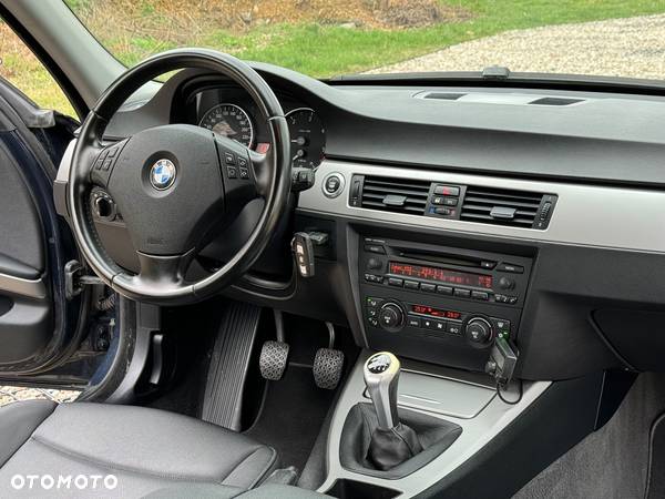 BMW Seria 3 318d - 8