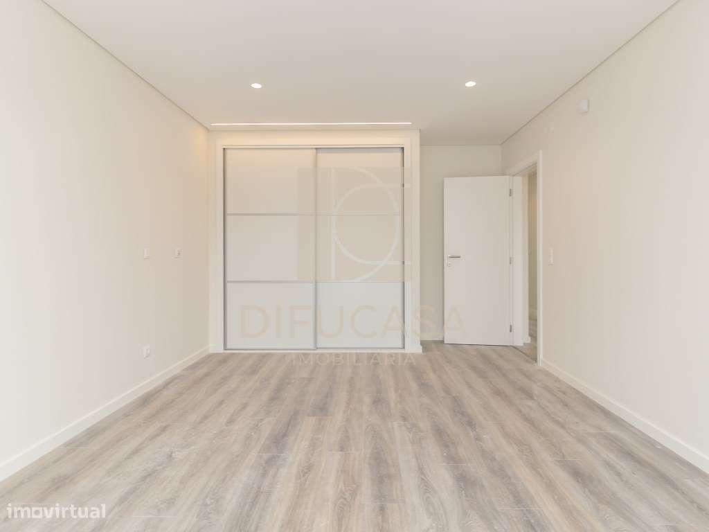 Moradia Isolada T4 c/ Piscina e Garagem-39