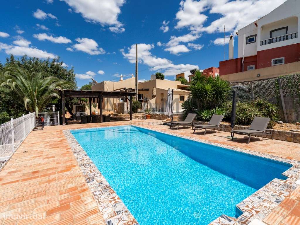 Villa tradicional com piscina em Loulé-15