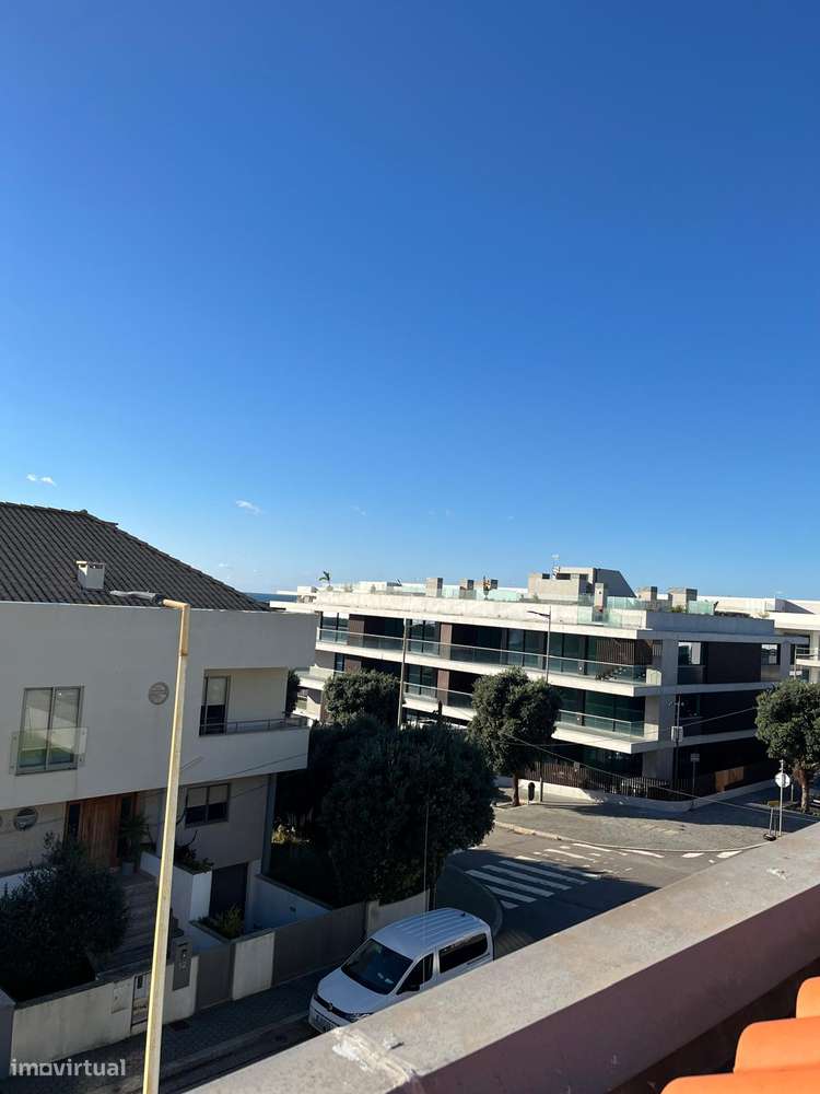 Geminada com piscina, garagem e terraço em Canidelo-35