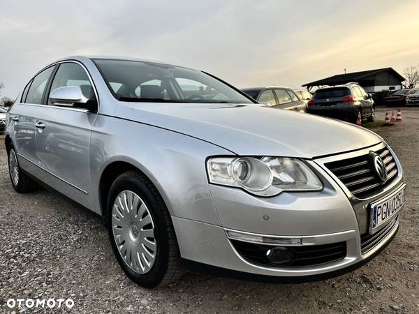 Volkswagen Passat 2.0 TSI Highline - 2