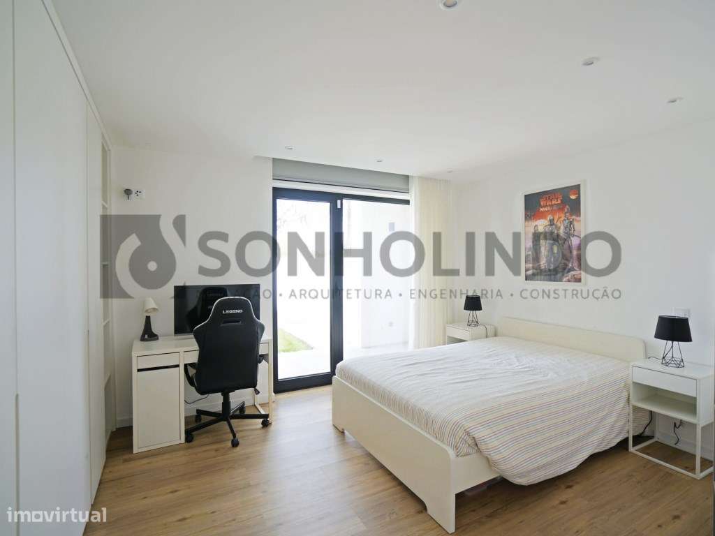 Moradia térrea de 4 frentes, inserida em lote de 700m2, ano de cons...-6