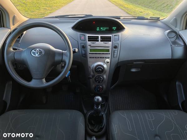 Toyota Yaris 1.4 D-4D Sol EU5 - 9