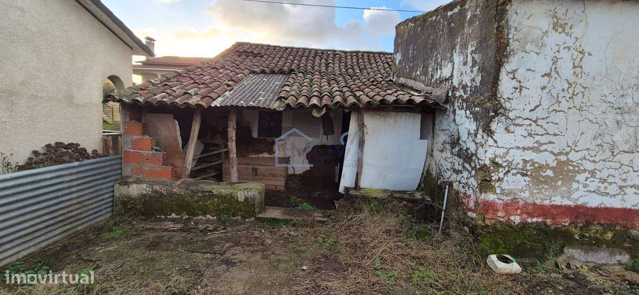 Moradia T2 para Recuperar com Terreno de 4.080 m² | Ferreira do Zêzere-6