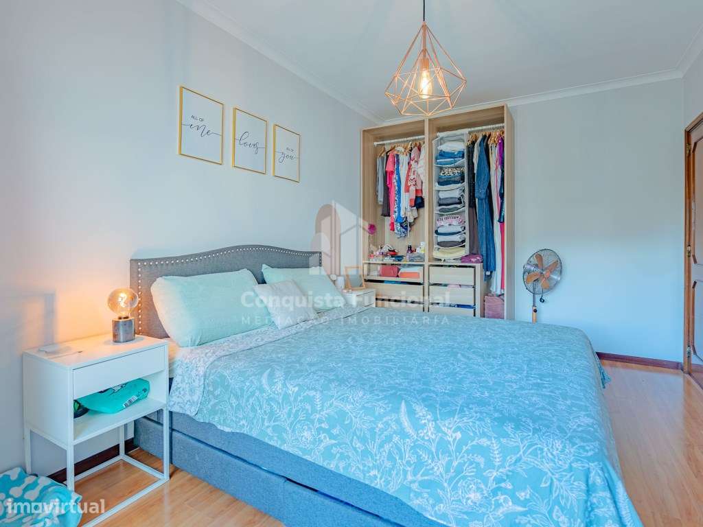 Apartamento T3 situado na zona de Mafamude-13