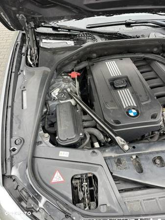 BMW Seria 5 528i Touring Sport-Aut - 29