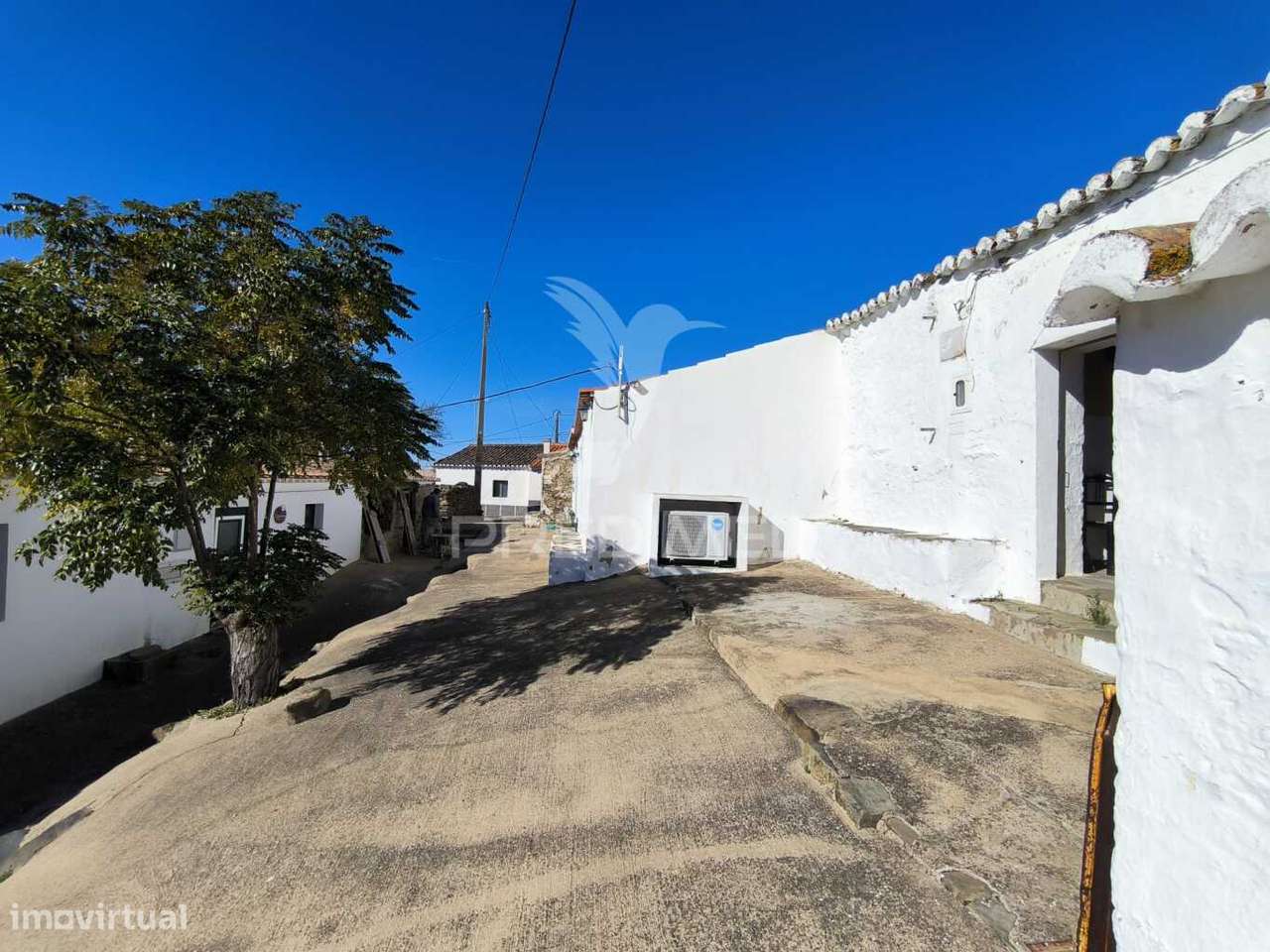 Casa tipicamente alentejana (para restaurar) com 2 quartos - Grande imagem: 2/37