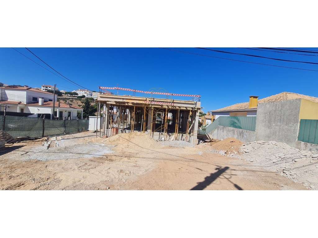 Moradia Isolada com 4 Quartos no Centro-5