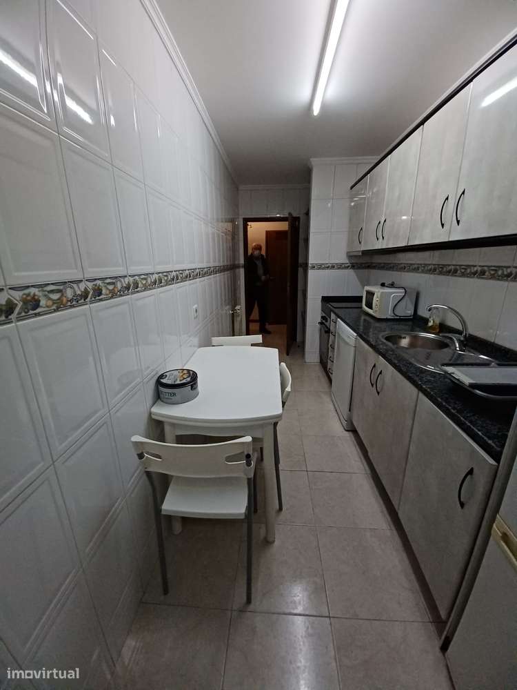 T1 Cond. Fechado - C/ Varanda, C/Mob, Próx Colégio Int Julio Dinis - Grande imagem: 3/15