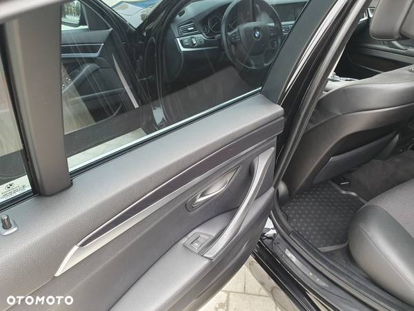 BMW Seria 5 520d - 29