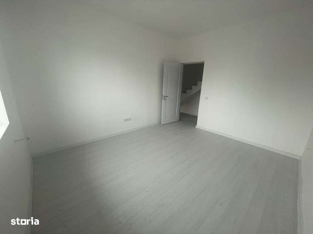 Casă cu 3 camere + mansardă, toate utilitatile - Imagine principală: 4/6