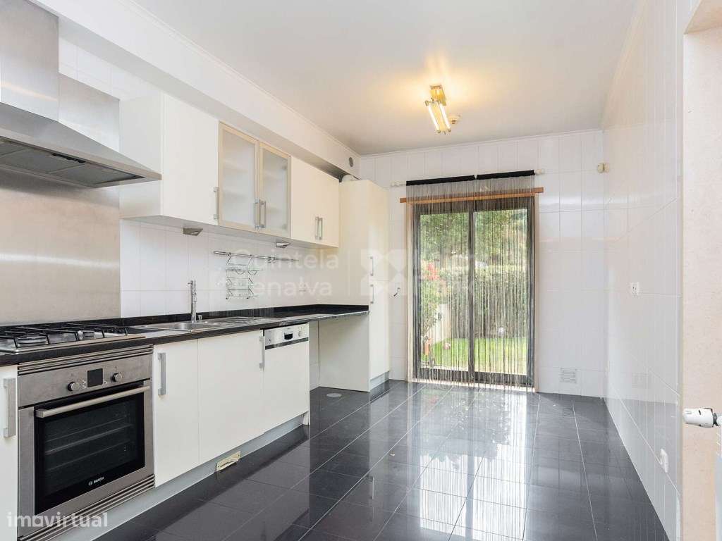 Moradia T3 com jardim para arrendamento sem móveis em Oeiras - Grande imagem: 5/25