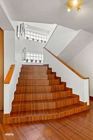 Vila de vanzare,7 camere,teren 1080mp,zona lacului Fundeni,600.000euro - Imagine principală: 3/15