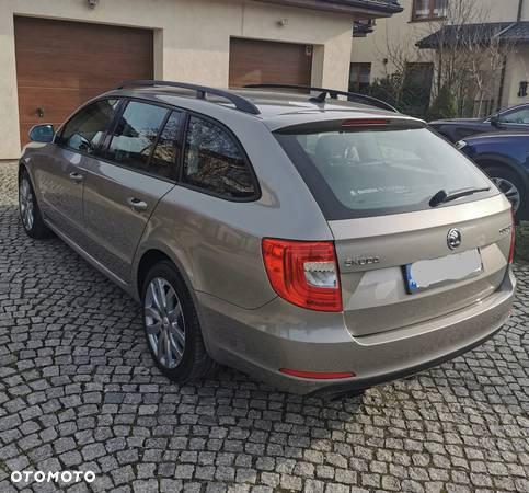 Skoda Superb 2.0 TDI Active DSG - 4