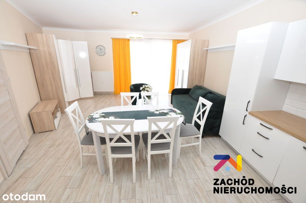 Przestronna Kawalerka 40 M2 W Apartamentowcu