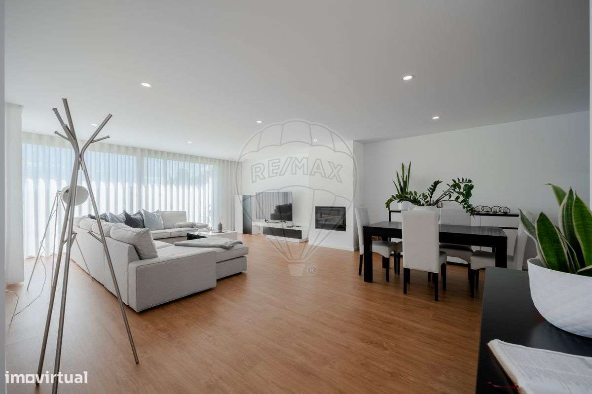 Moradia T3 de Sonho com Piscina Aquecida – Vila Verde-7