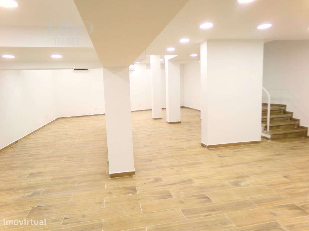 Loja com Rendimento - Areeiro - Rentabilidade de 8.5%-14