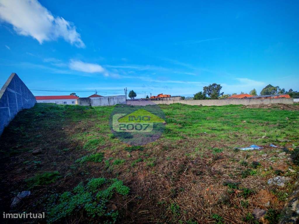 Terreno com projeto para 2 moradias - Grande imagem: 3/10