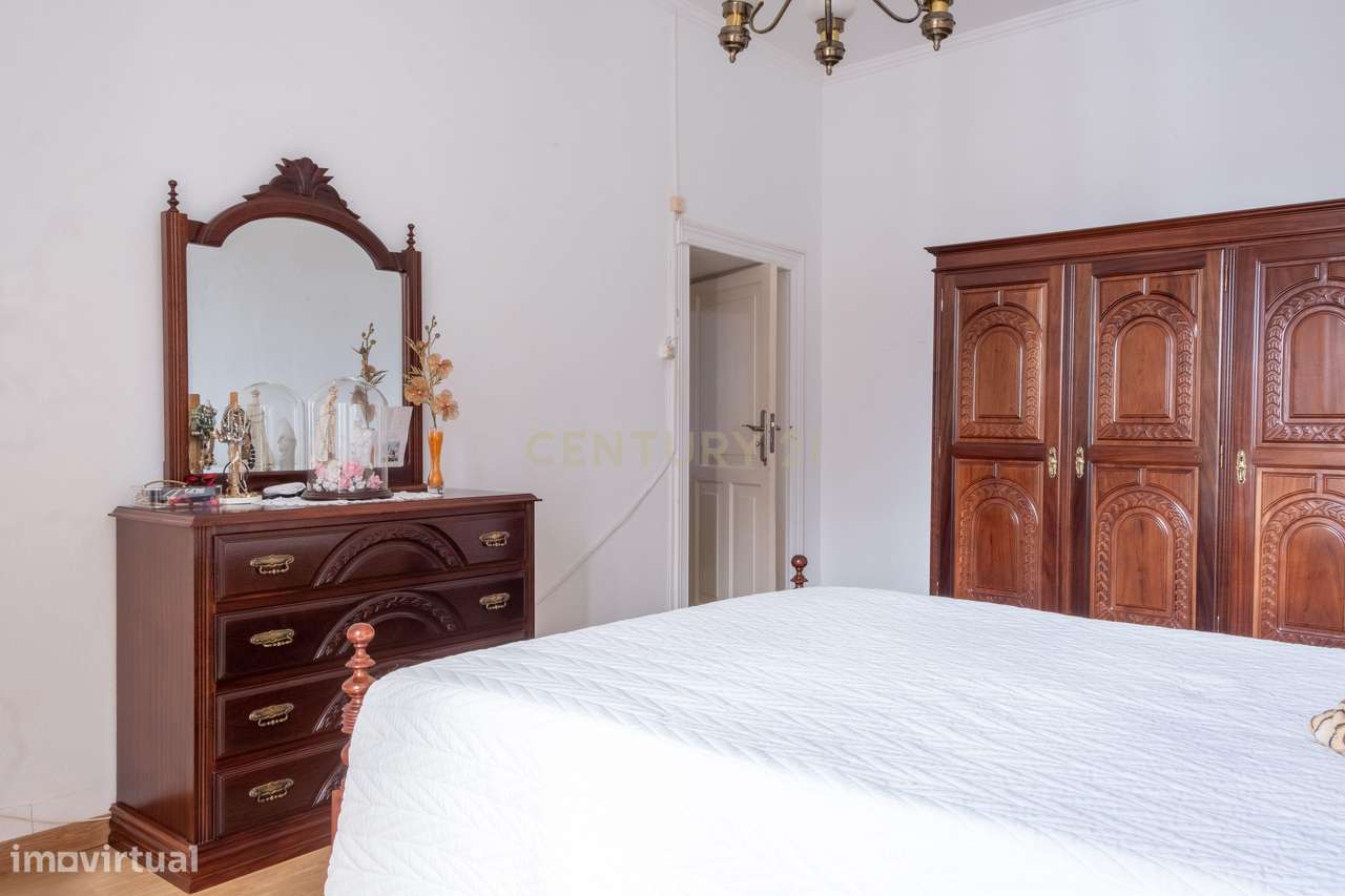 Moradia T2 com Quintal no Centro da Ribeira Grande-3
