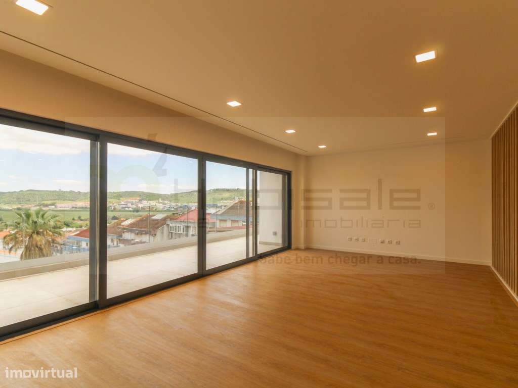 Moradia de Luxo com elevador, piscina e vista panorâmica, em Loures-10