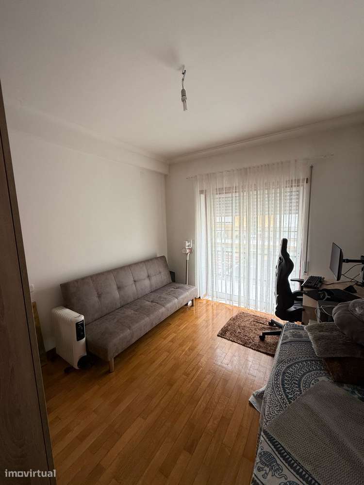 Apartamento T4 Marinha Grande com garagem-13